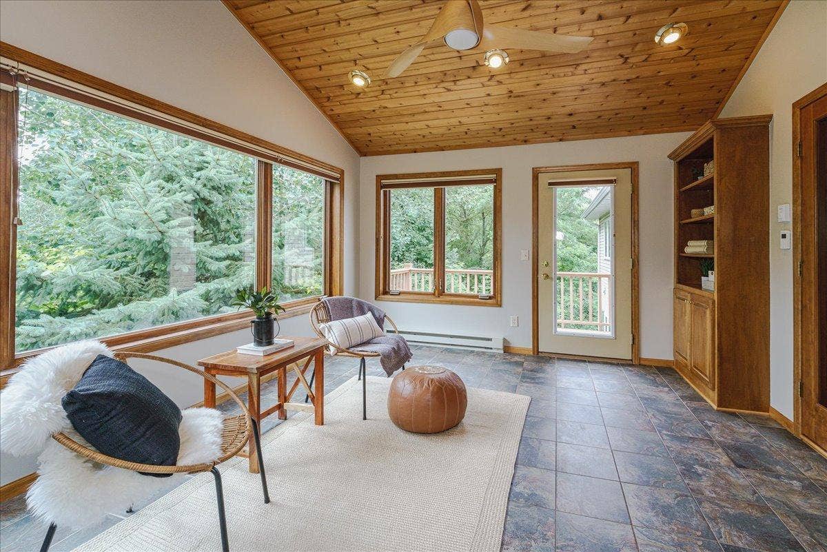 1060 Dennis Street S, Maplewood, MN 55119 23-Sun Room.jpg
