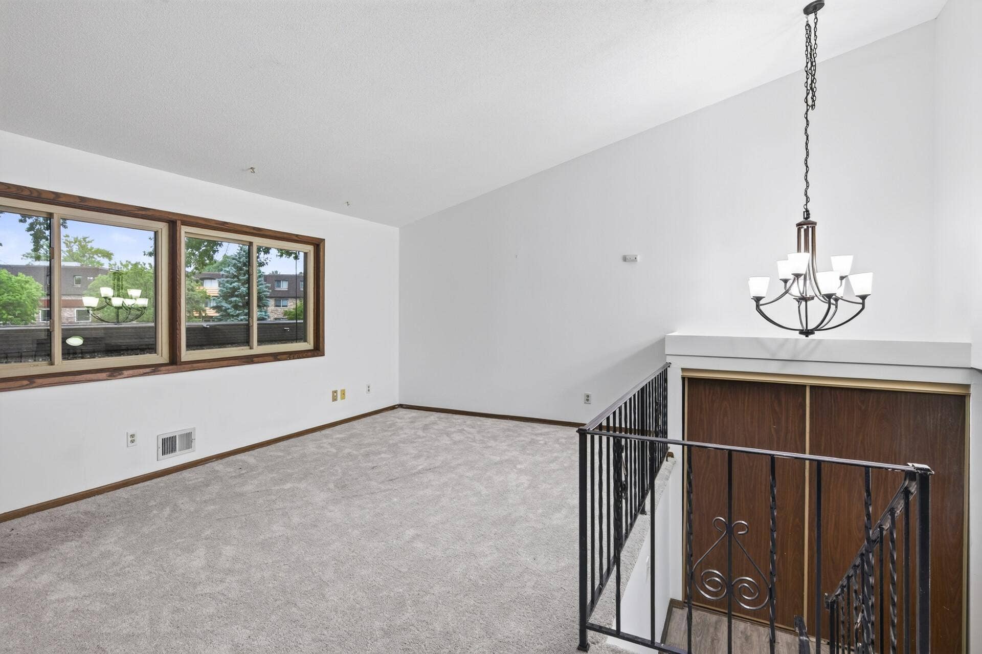 6025 79th Avenue N, Brooklyn Park, MN 55443 6025 79th Avenue N, Brooklyn Park, MN 55443