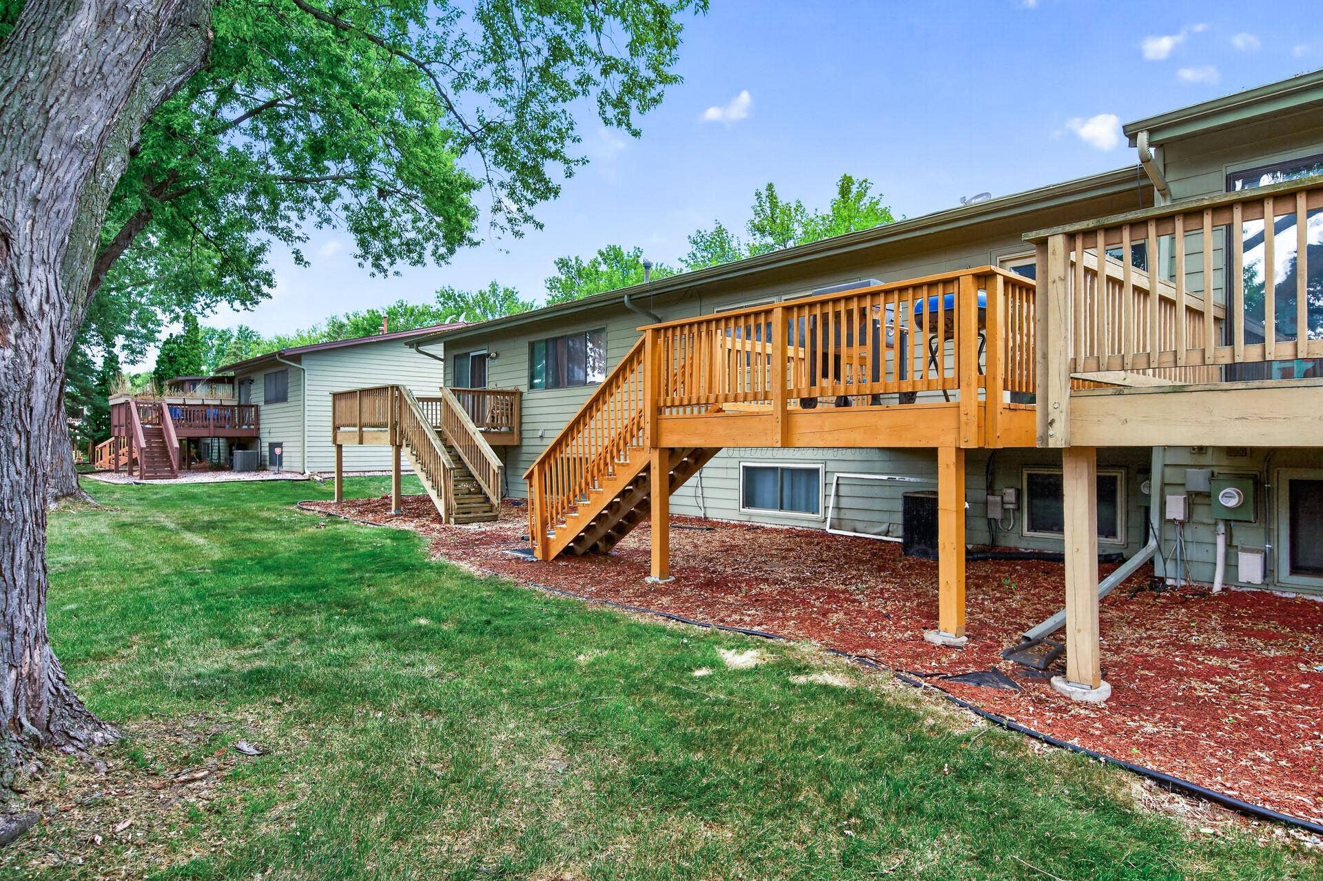 6025 79th Avenue N, Brooklyn Park, MN 55443 6025 79th Avenue N, Brooklyn Park, MN 55443