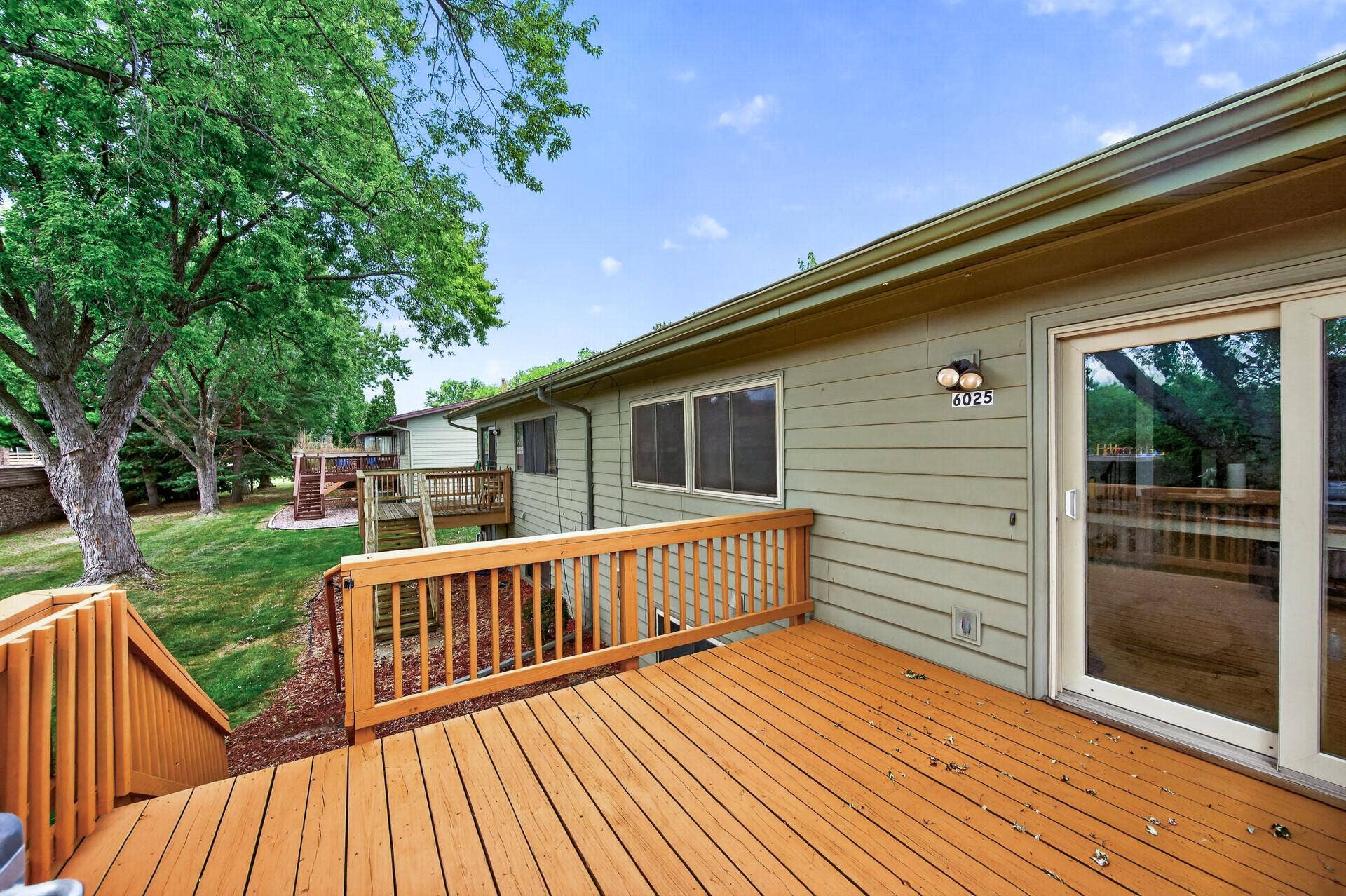 6025 79th Avenue N, Brooklyn Park, MN 55443 6025 79th Avenue N, Brooklyn Park, MN 55443