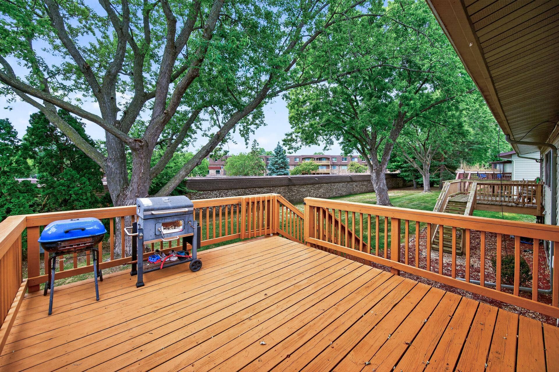 6025 79th Avenue N, Brooklyn Park, MN 55443 6025 79th Avenue N, Brooklyn Park, MN 55443