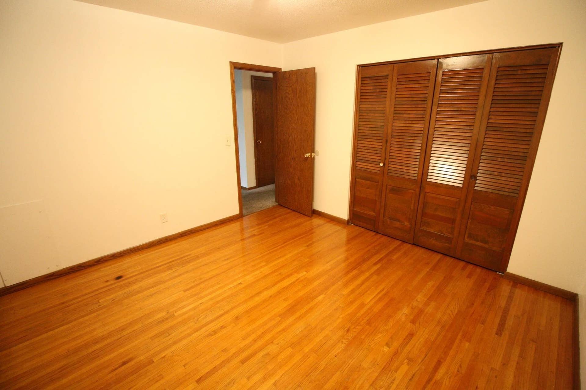 9522 Pleasant Avenue S, Bloomington, MN 55420 IMG_6888.JPG
