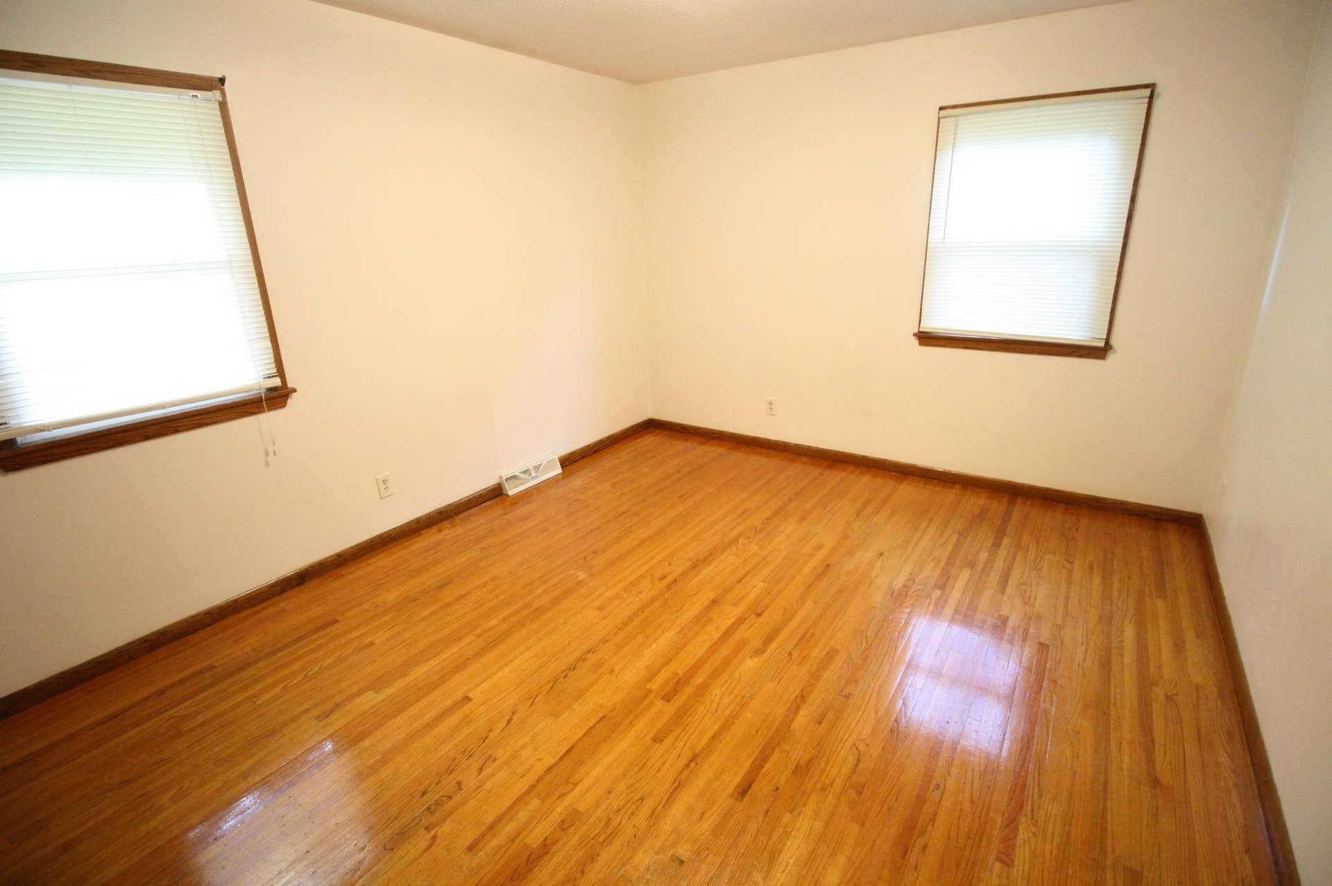 9522 Pleasant Avenue S, Bloomington, MN 55420 IMG_6895.JPG