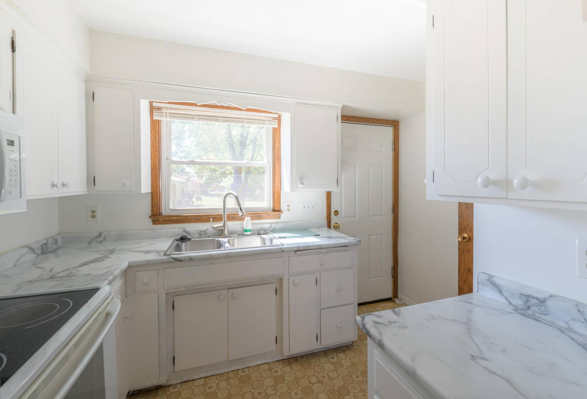 9522 Pleasant Avenue S, Bloomington, MN 55420 9524 Pleasant Ave S-WS-20210814-_CBP0481-HDR.jpg