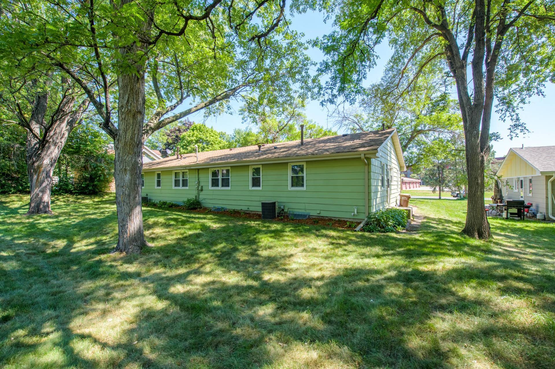 9522 Pleasant Avenue S, Bloomington, MN 55420 9524 Pleasant Ave S-WS-20210814-_CBP0547-HDR.jpg