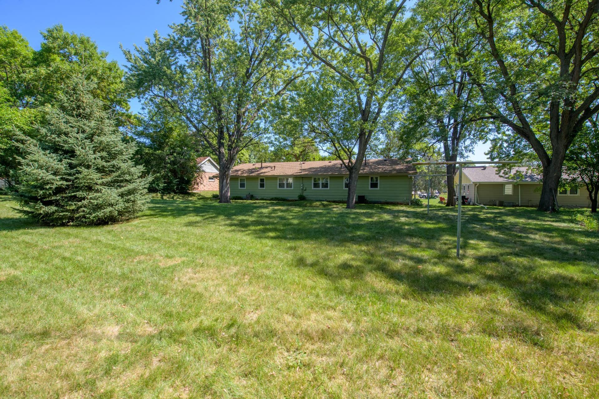 9522 Pleasant Avenue S, Bloomington, MN 55420 9524 Pleasant Ave S-WS-20210814-_CBP0541-HDR.jpg