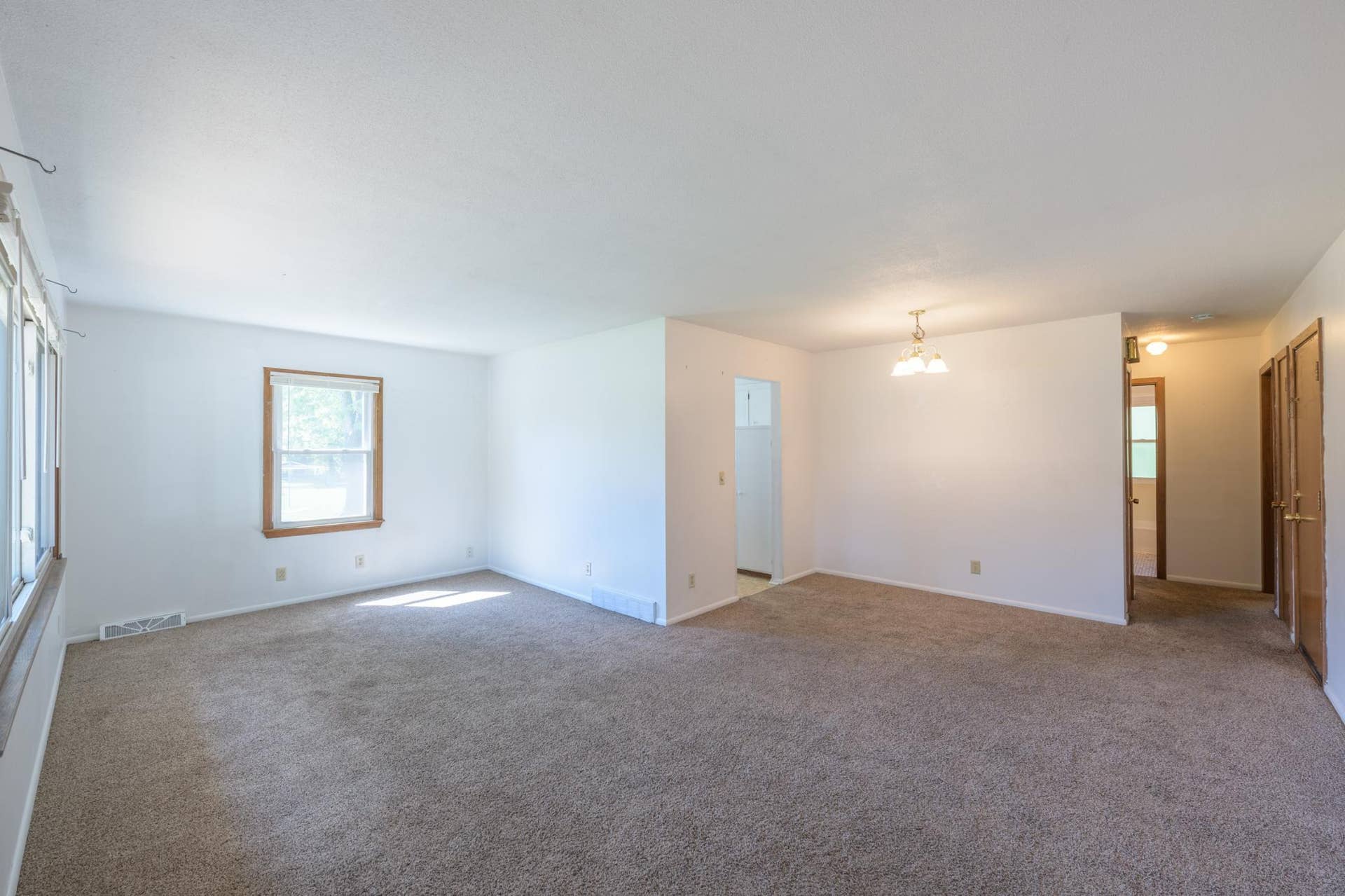 9522 Pleasant Avenue S, Bloomington, MN 55420 9524 Pleasant Ave S-WS-20210814-_CBP0472-HDR.jpg