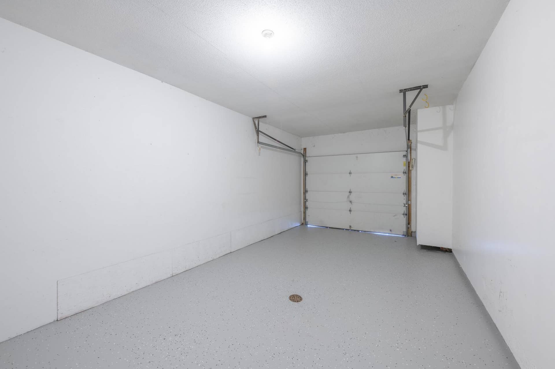 9522 Pleasant Avenue S, Bloomington, MN 55420 9524 Pleasant Ave S-WS-20210814-_CBP0487-HDR.jpg