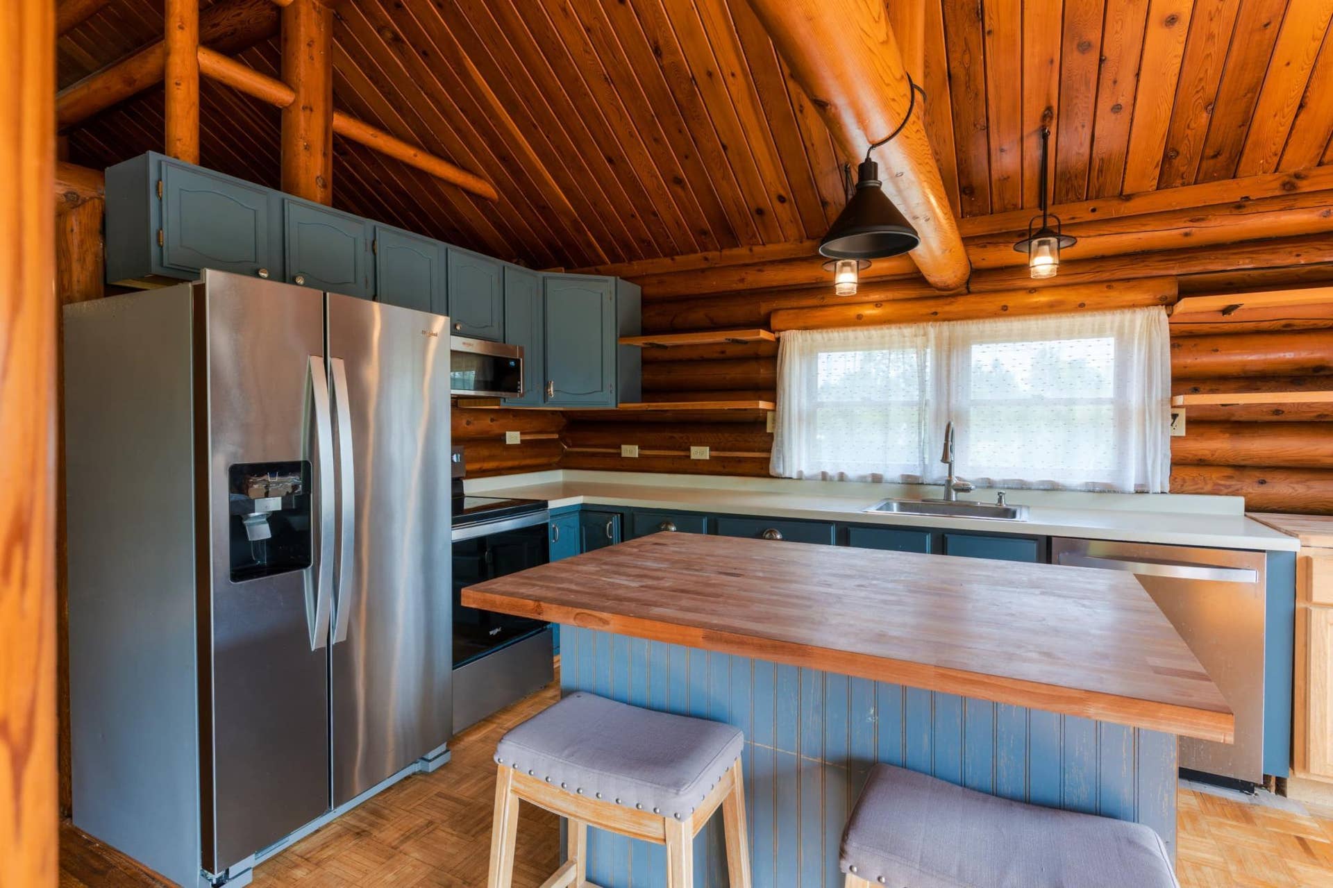 Kitchen Center Island.jpeg