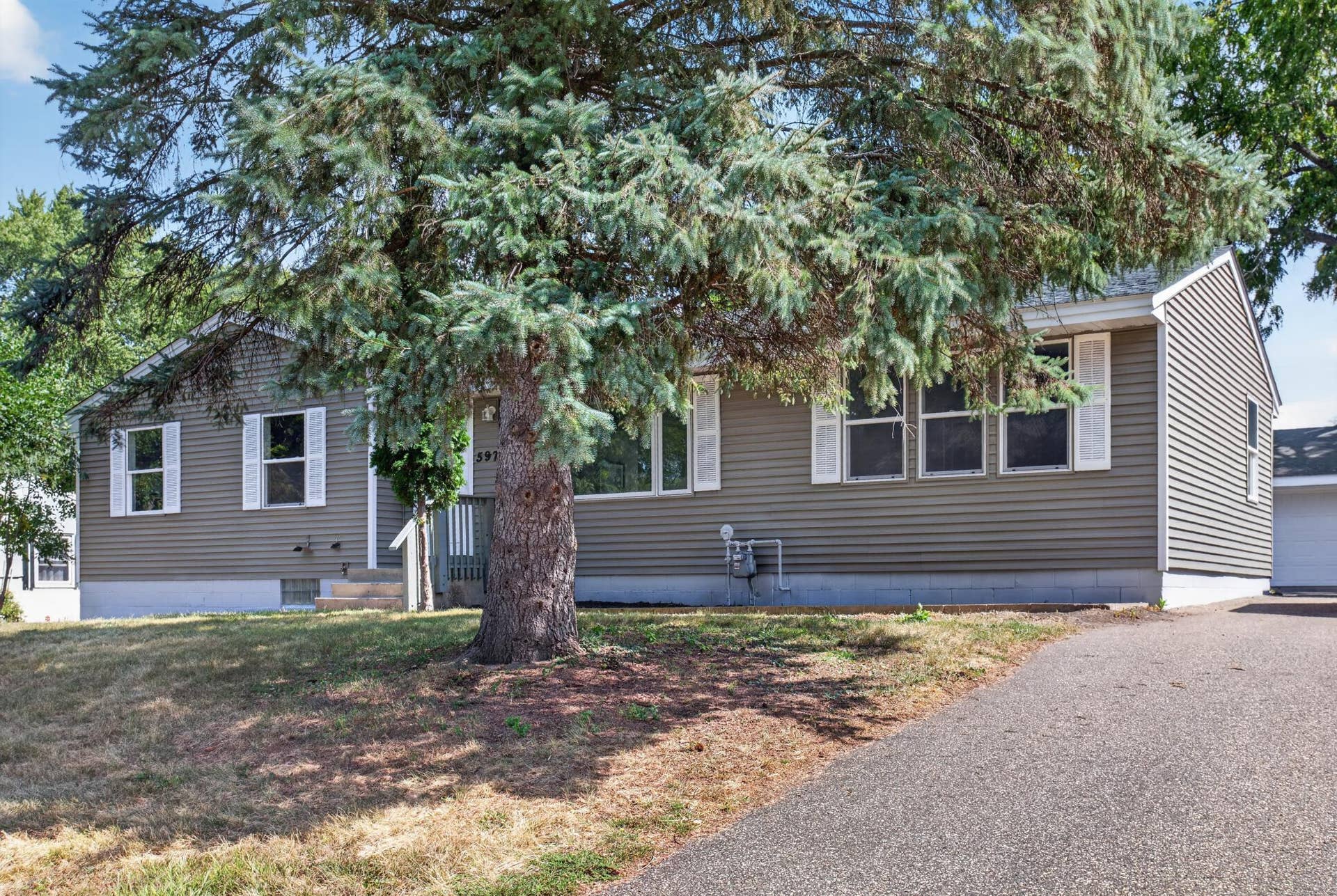 597 Meadow Lane, Woodbury, MN 55125 597 Meadow Lane, Woodbury, MN 55125