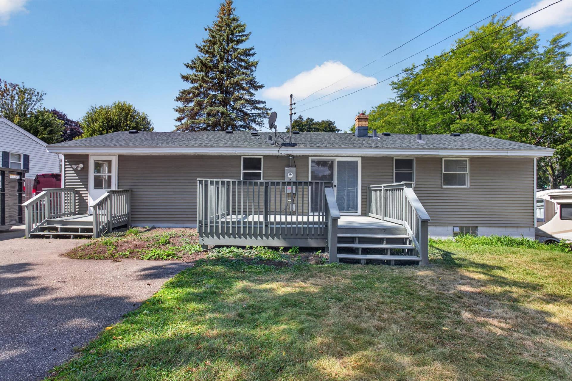 597 Meadow Lane, Woodbury, MN 55125 Rear deck