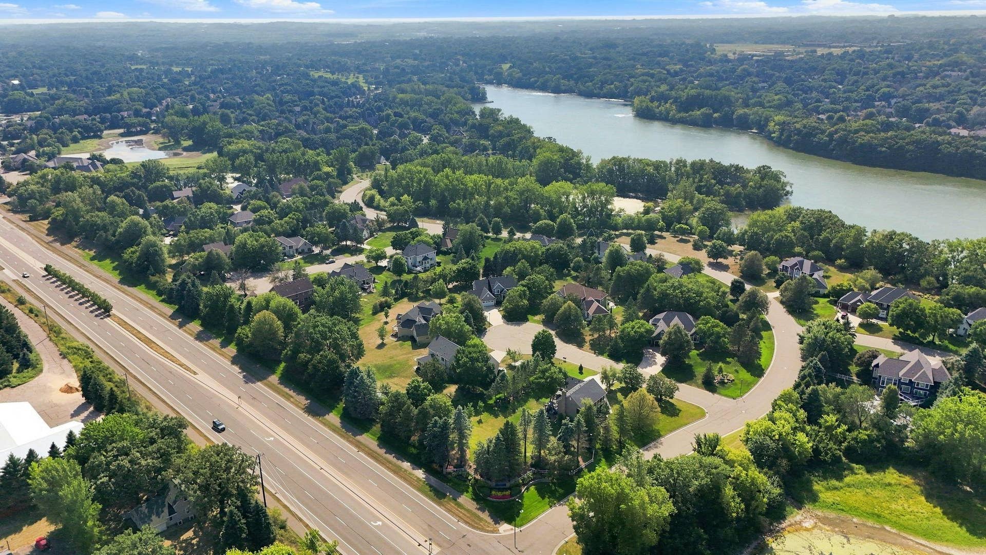 2715 Edgewater Bay, Woodbury, MN 55125 2715 Edgewater Bay, Woodbury, MN 55125