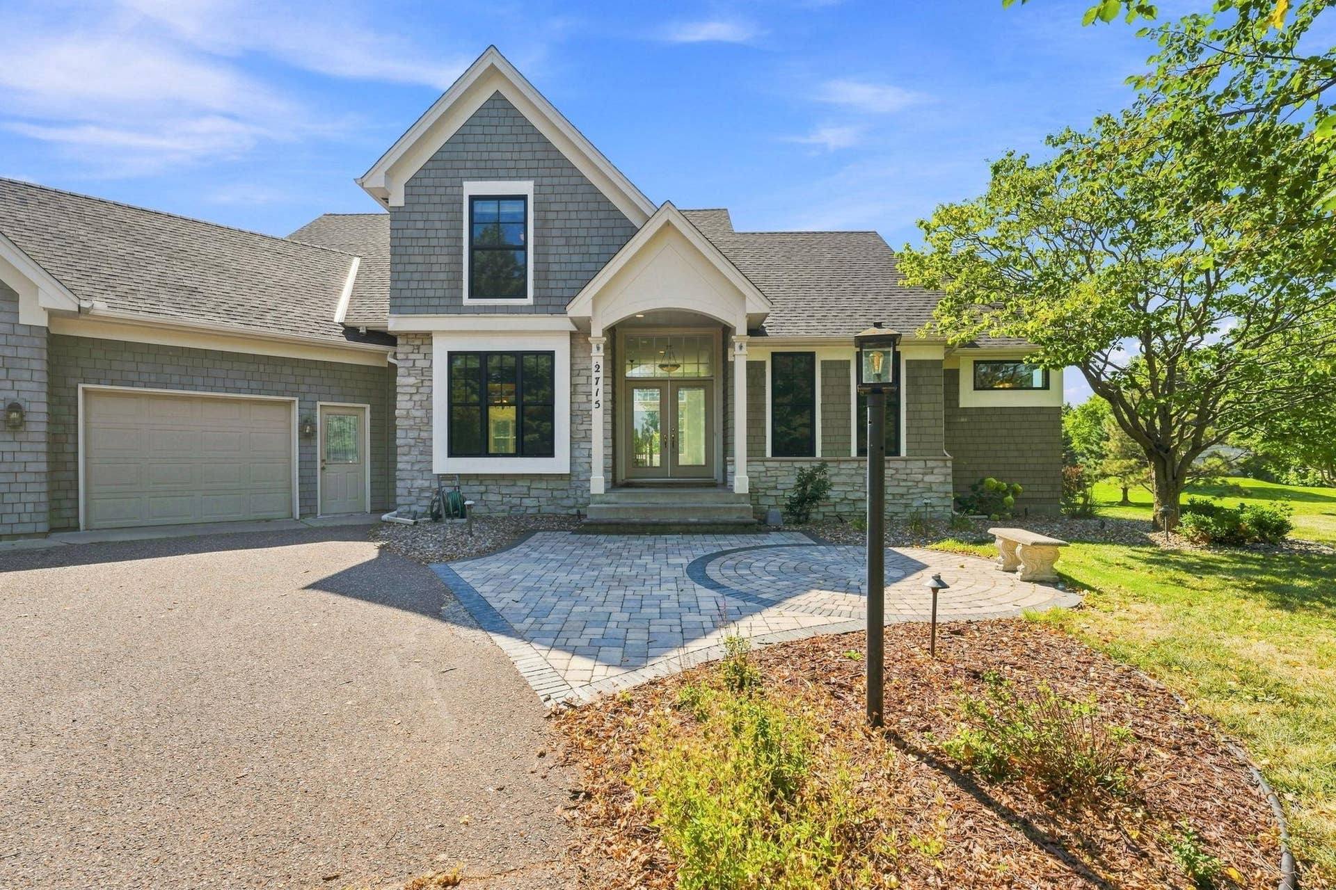 2715 Edgewater Bay, Woodbury, MN 55125 2715 Edgewater Bay, Woodbury, MN 55125
