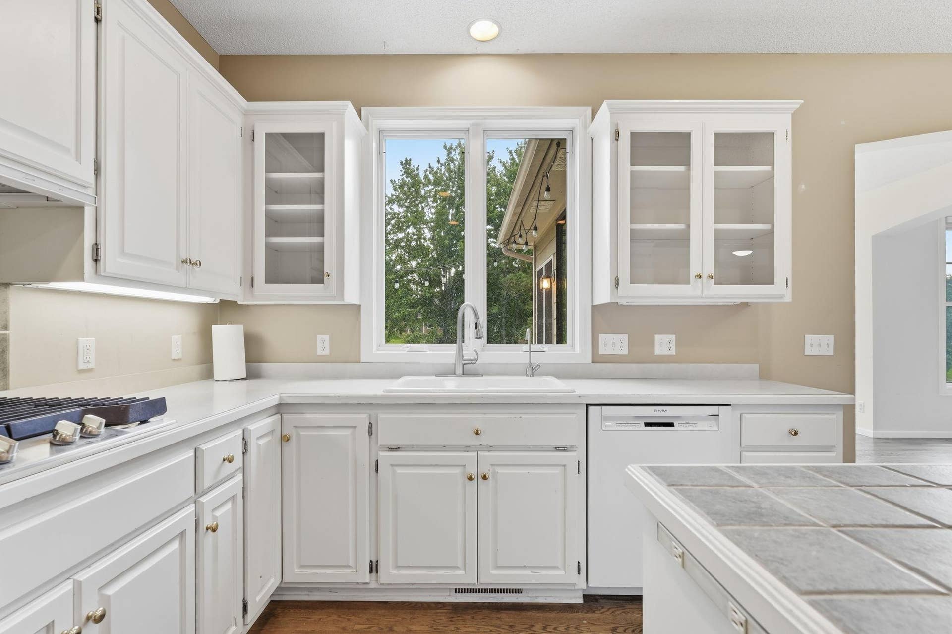 2715 Edgewater Bay, Woodbury, MN 55125 2715 Edgewater Bay, Woodbury, MN 55125