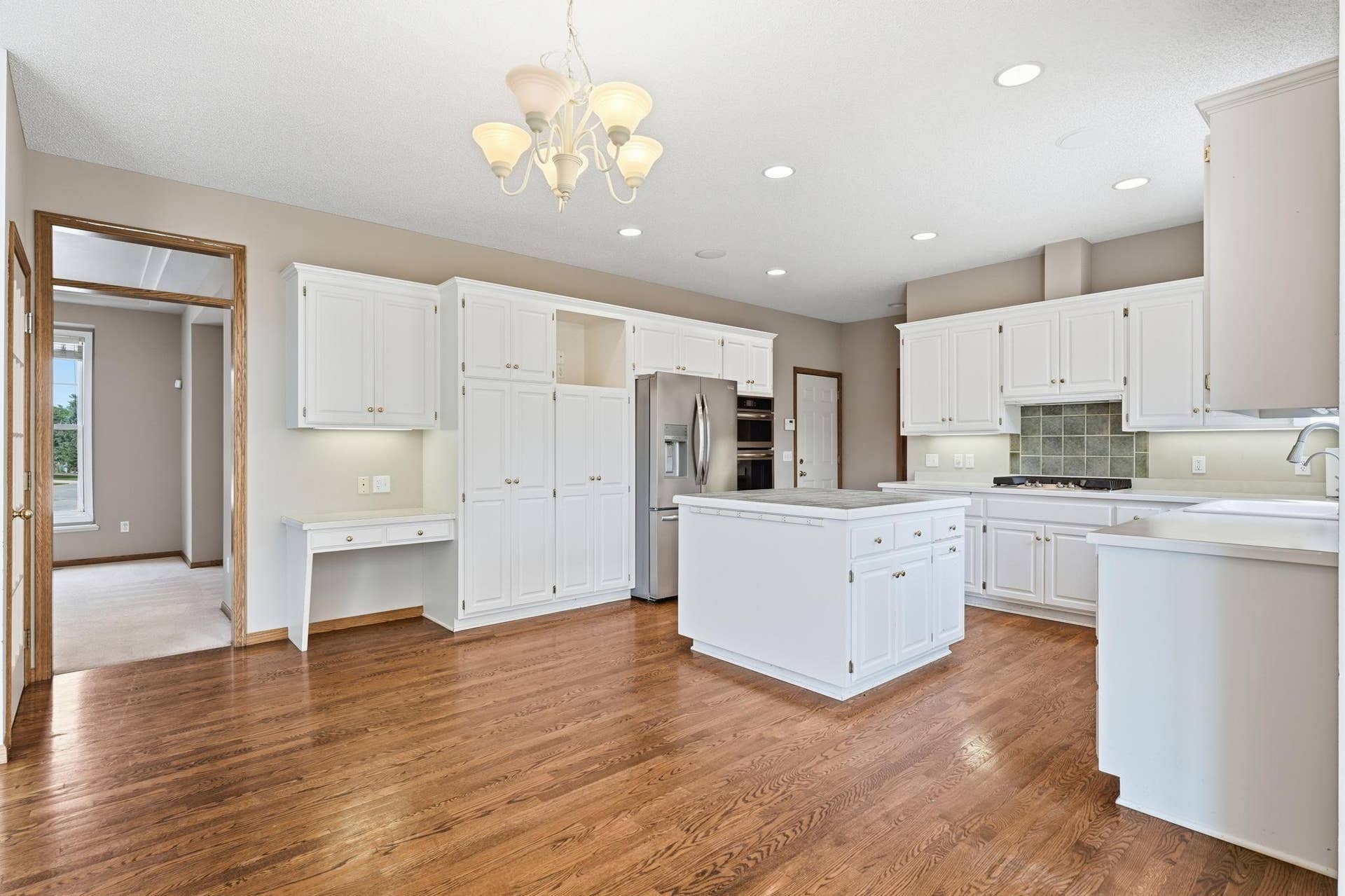 2715 Edgewater Bay, Woodbury, MN 55125 2715 Edgewater Bay, Woodbury, MN 55125