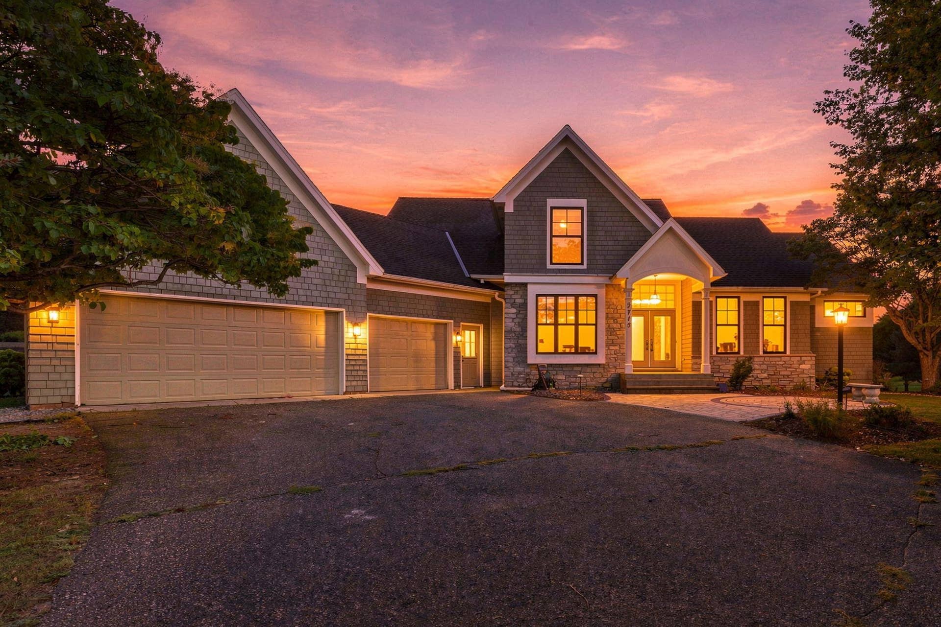 2715 Edgewater Bay, Woodbury, MN 55125 2715 Edgewater Bay, Woodbury, MN 55125