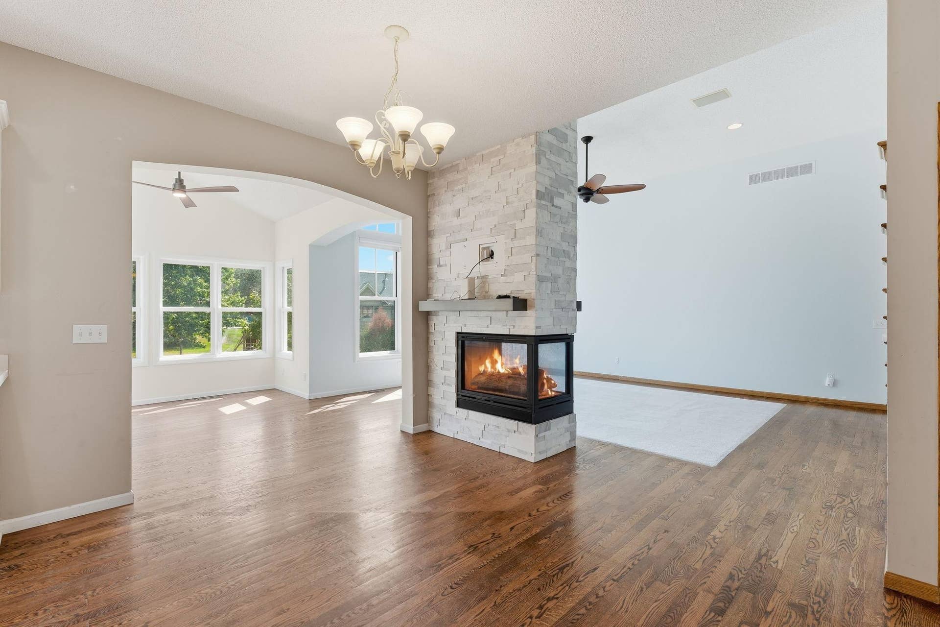 2715 Edgewater Bay, Woodbury, MN 55125 2715 Edgewater Bay, Woodbury, MN 55125