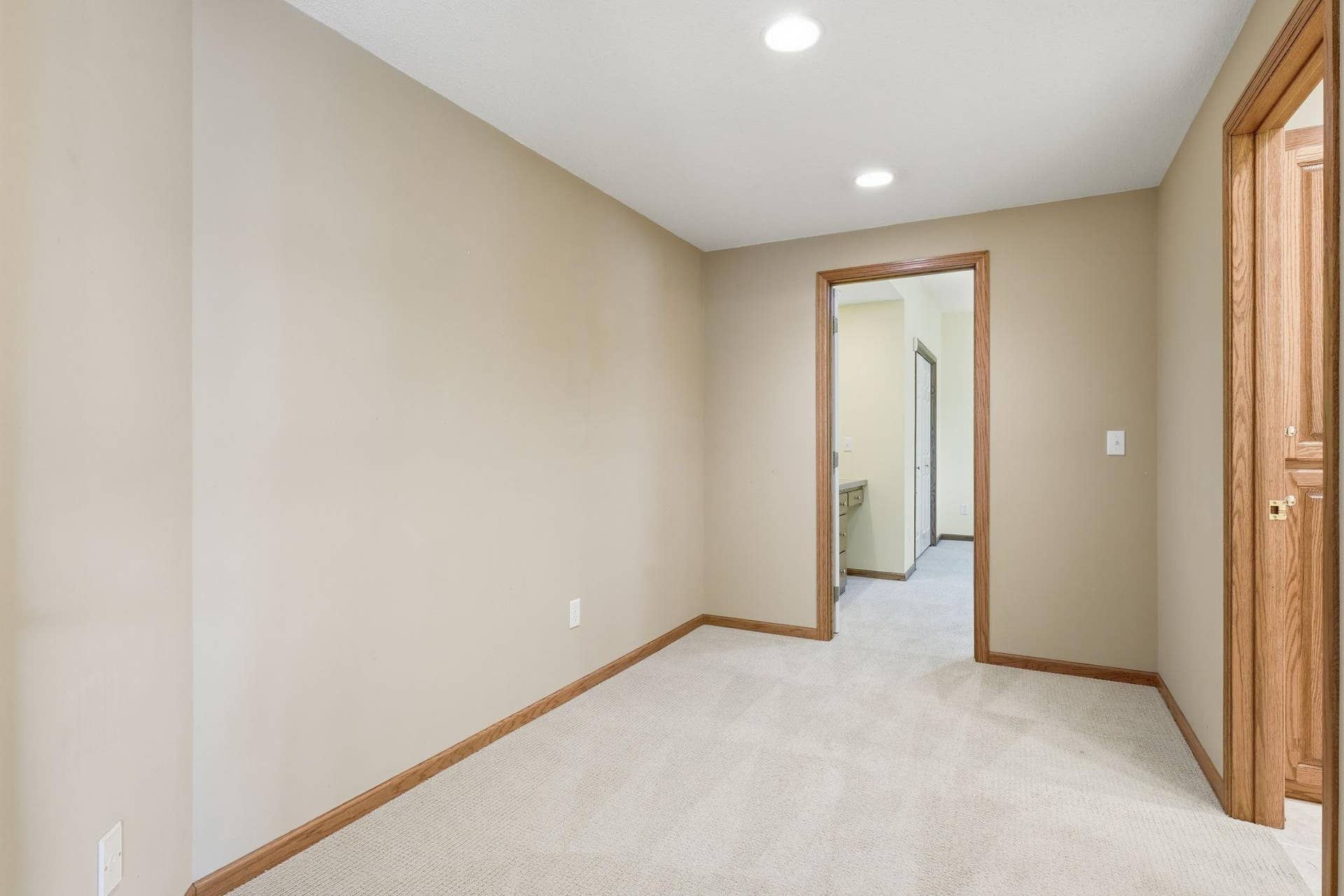 2715 Edgewater Bay, Woodbury, MN 55125 2715 Edgewater Bay, Woodbury, MN 55125