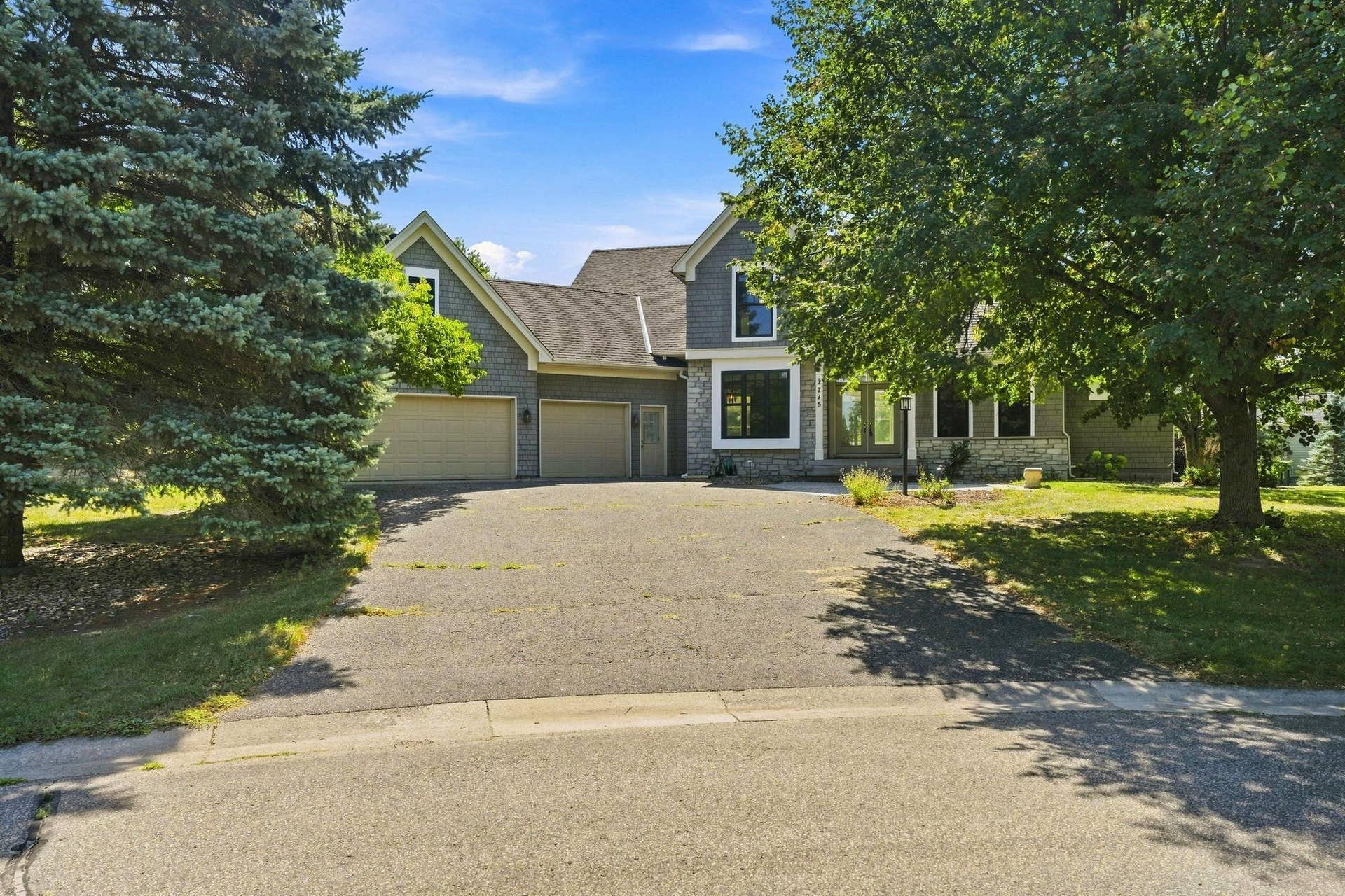 2715 Edgewater Bay, Woodbury, MN 55125 2715 Edgewater Bay, Woodbury, MN 55125