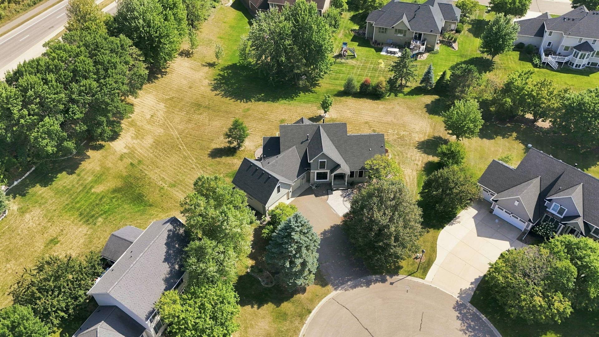 2715 Edgewater Bay, Woodbury, MN 55125 2715 Edgewater Bay, Woodbury, MN 55125