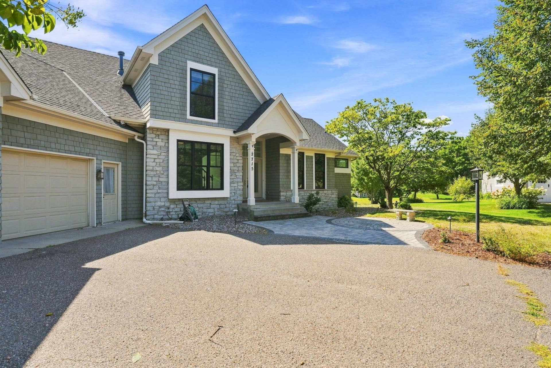 2715 Edgewater Bay, Woodbury, MN 55125 2715 Edgewater Bay, Woodbury, MN 55125