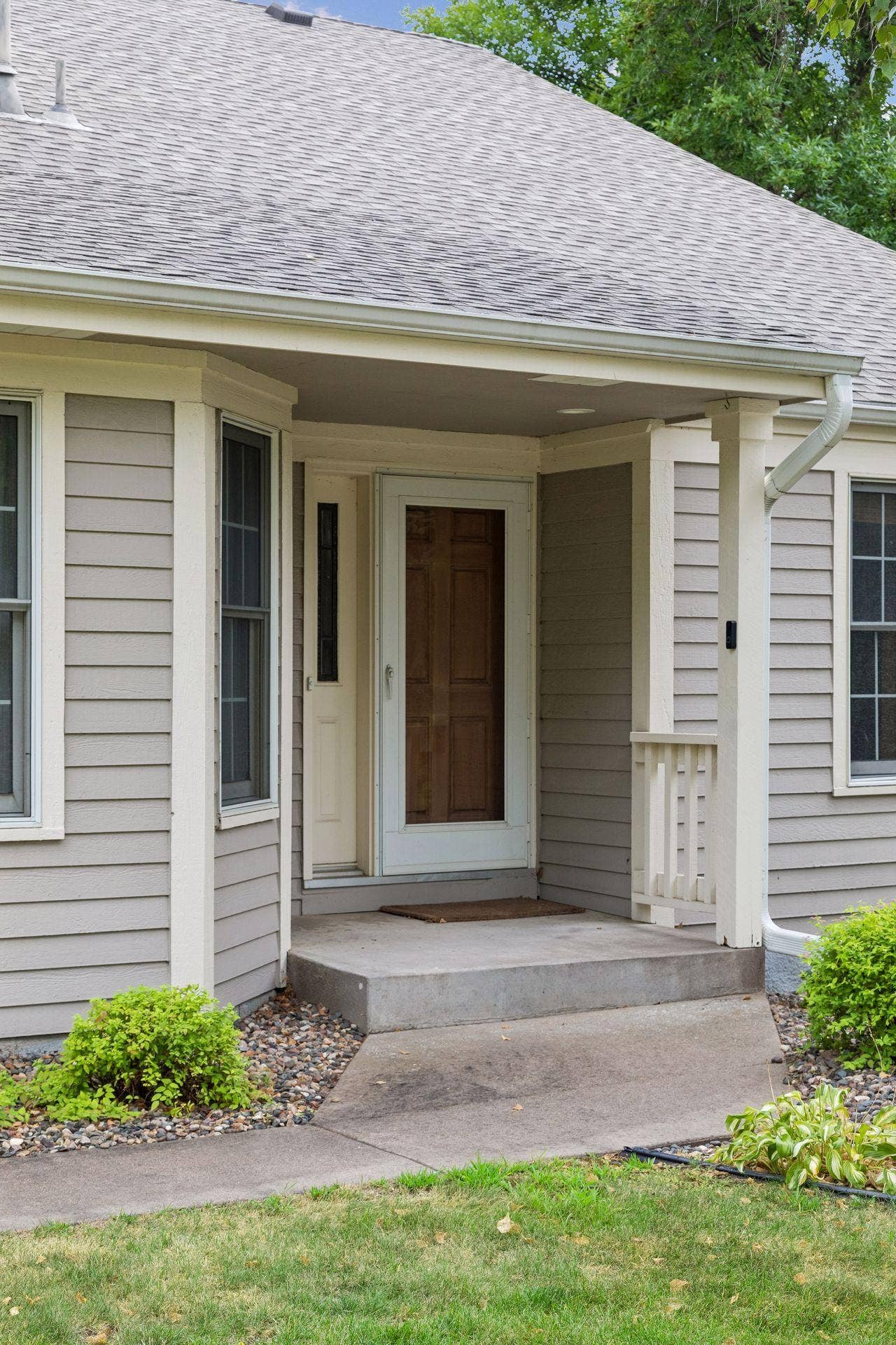 1724 Donegal Drive, Woodbury, MN 55125 1724 Donegal Drive - Spacecrafting - 0007.jpg