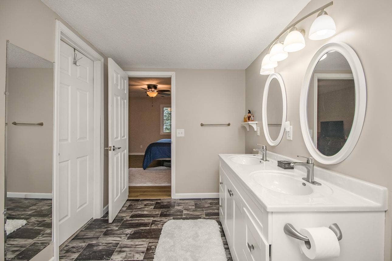 1105 Iris Drive, White Bear Lake, MN 55127 1105 Iris Drive, White Bear Lake, MN 55127