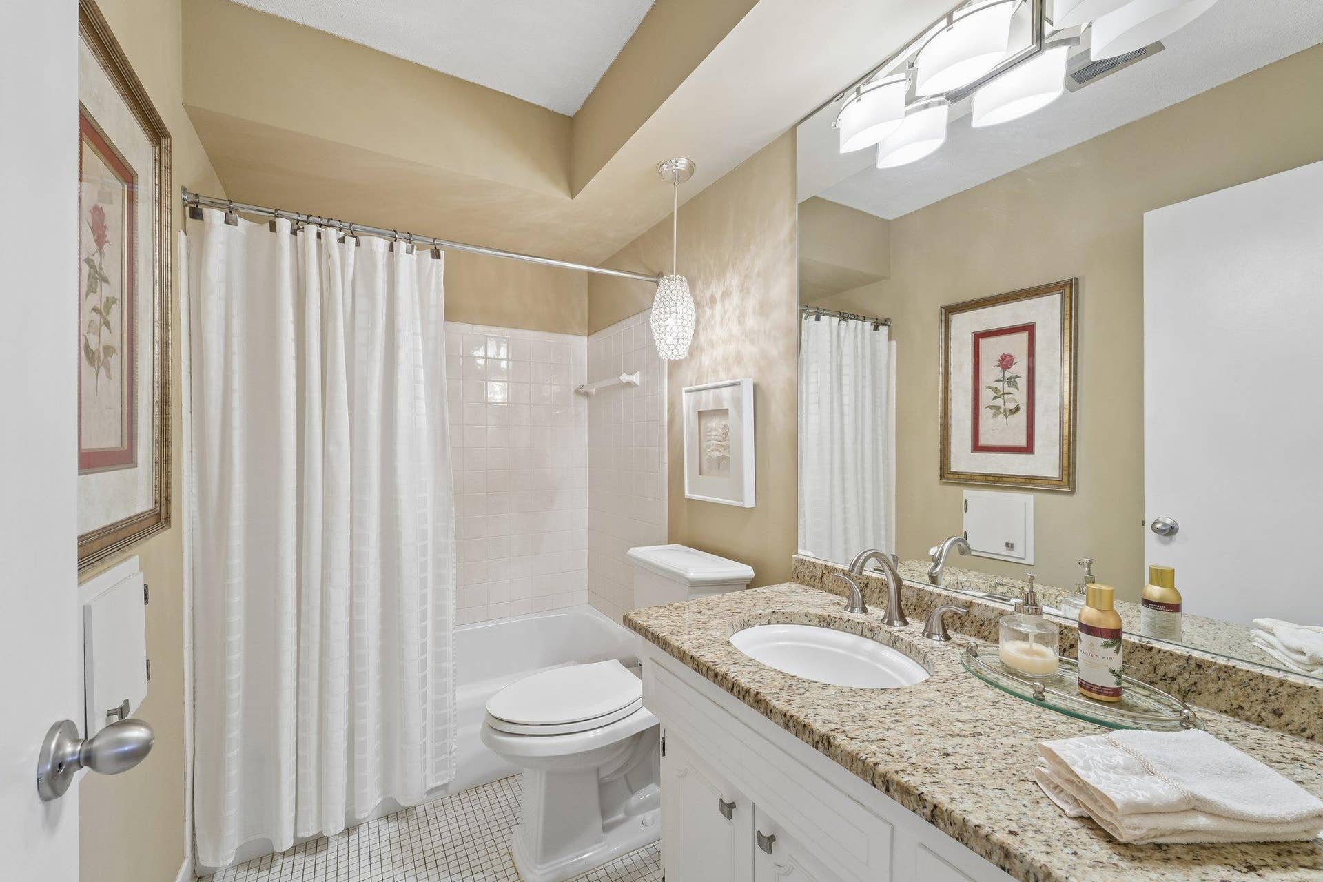 Main floor full bath