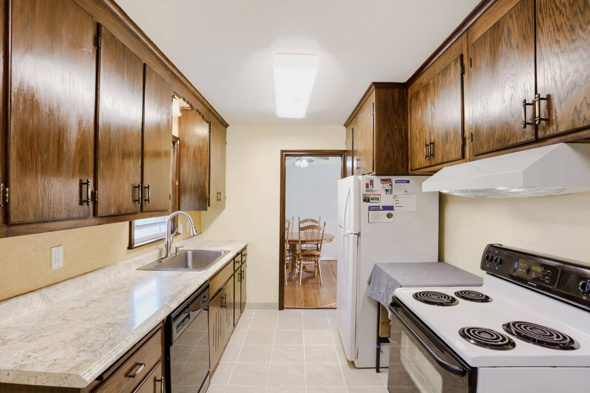 1301 Buchanan Place NE, Columbia Heights, MN 55421 1301 Buchanan Place NE - Print Quality - 014 - 09 Kitchen.jpg