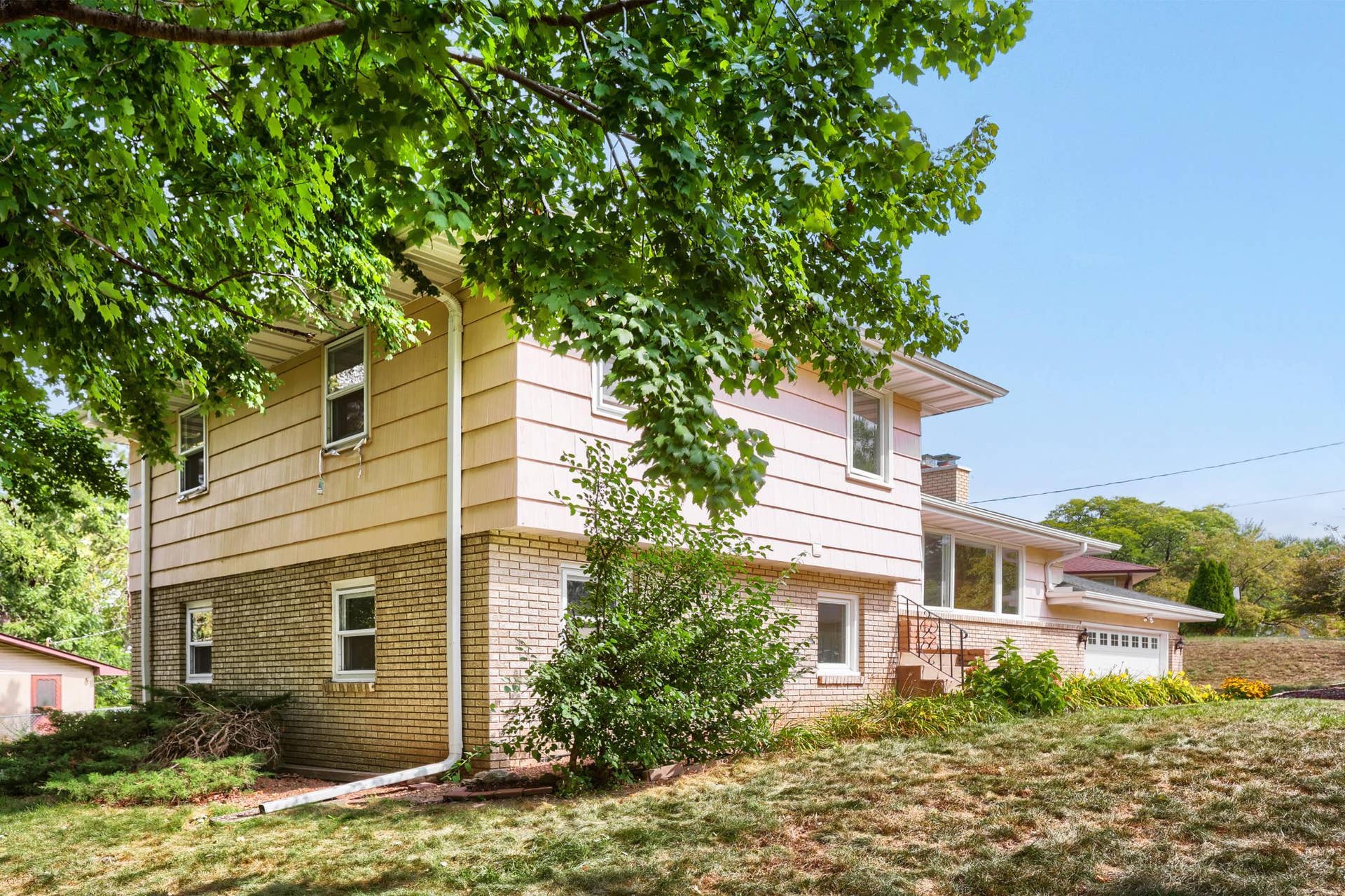 1301 Buchanan Place NE, Columbia Heights, MN 55421 137877~1.JPG