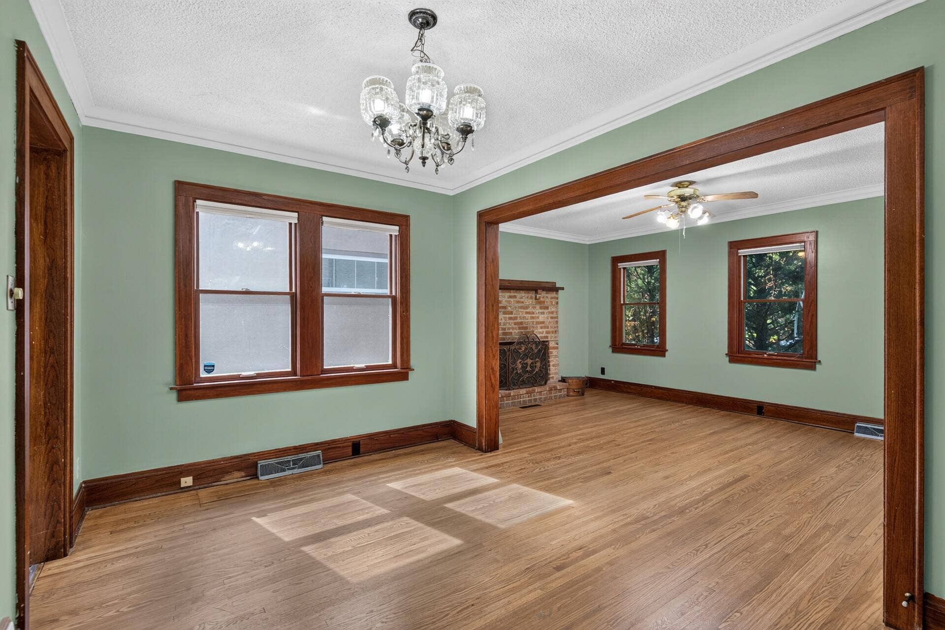 4242 Thomas Avenue N, 79, Minneapolis, MN 55412 View of main living from formal eating area