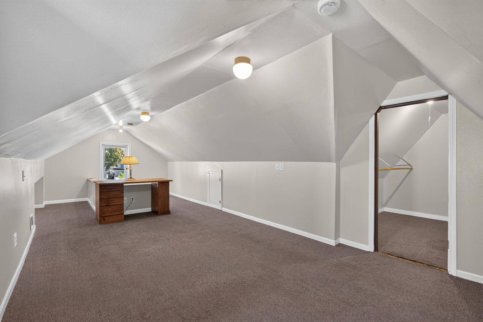 4242 Thomas Avenue N, 79, Minneapolis, MN 55412 Looking across the upstairs bedroom you can appreciate the natural light