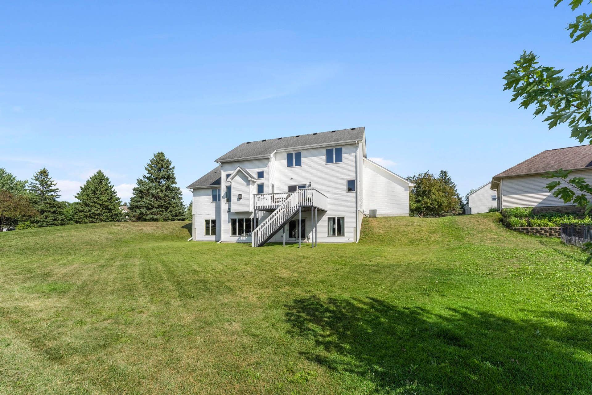 3685 Commonwealth Road, Woodbury, MN 55125