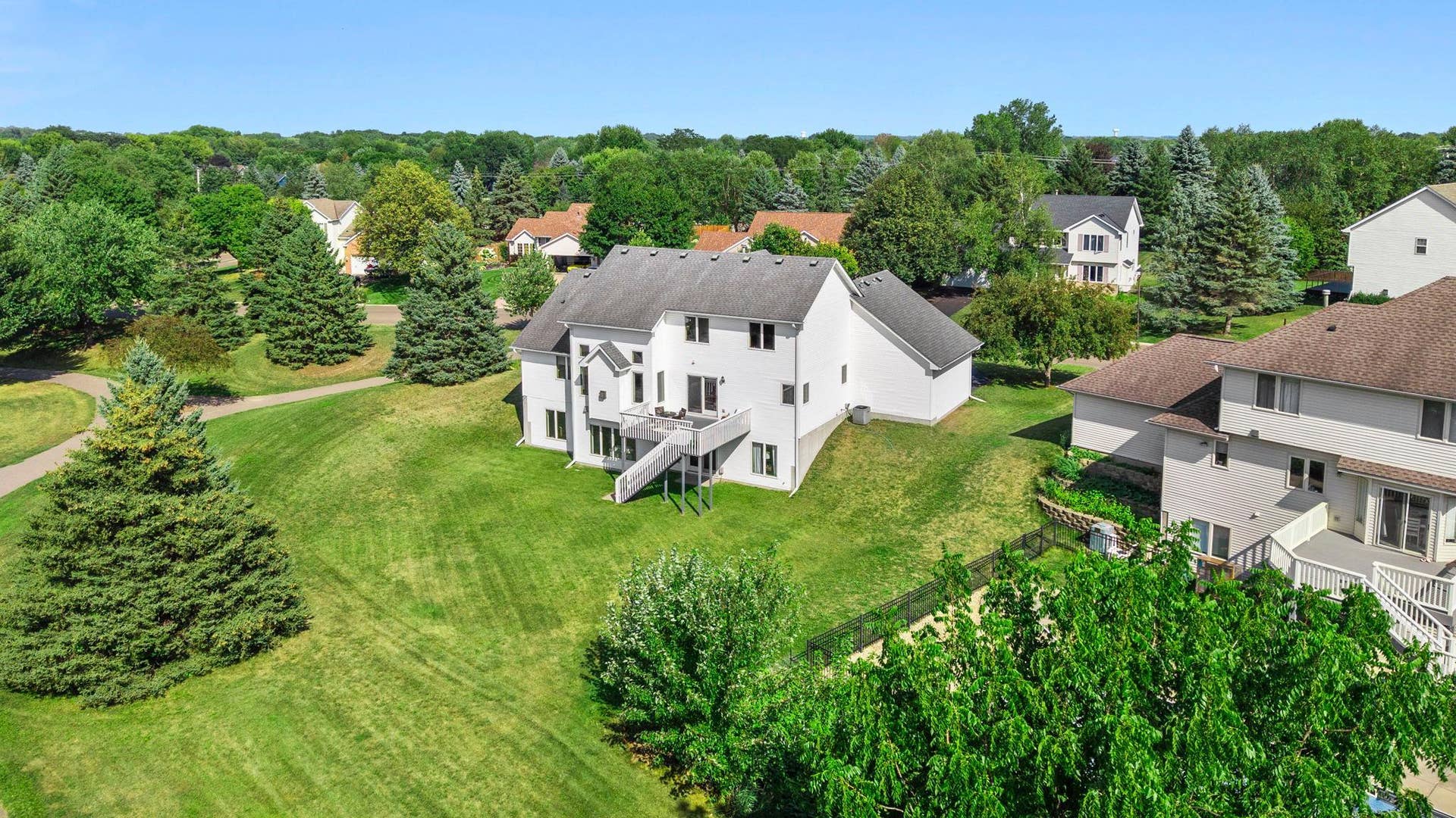 3685 Commonwealth Road, Woodbury, MN 55125