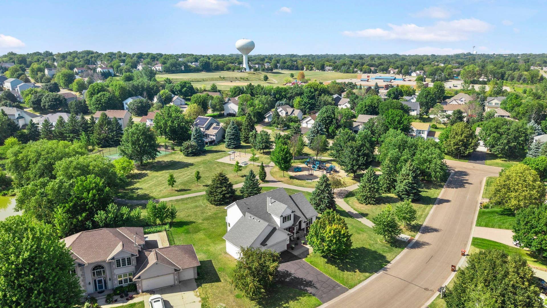 3685 Commonwealth Road, Woodbury, MN 55125