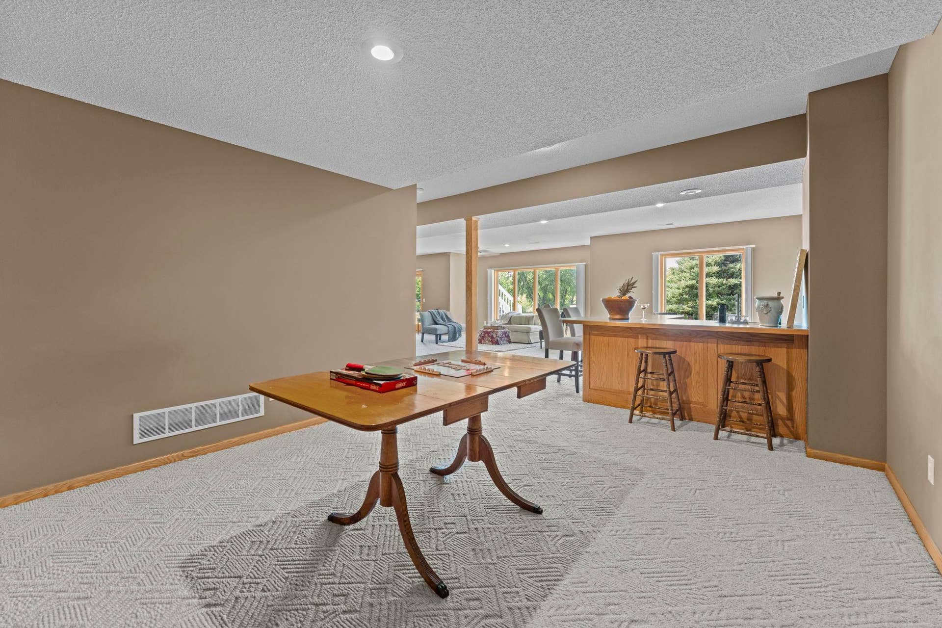 3685 Commonwealth Road, Woodbury, MN 55125