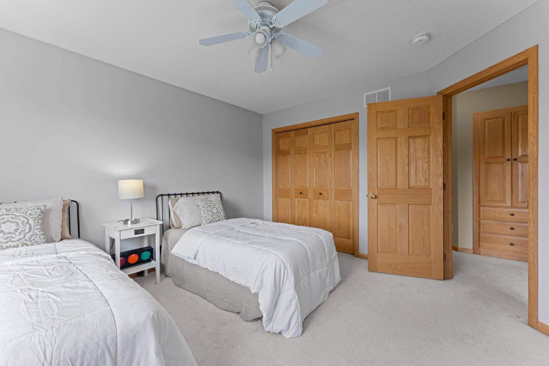 3685 Commonwealth Road, Woodbury, MN 55125