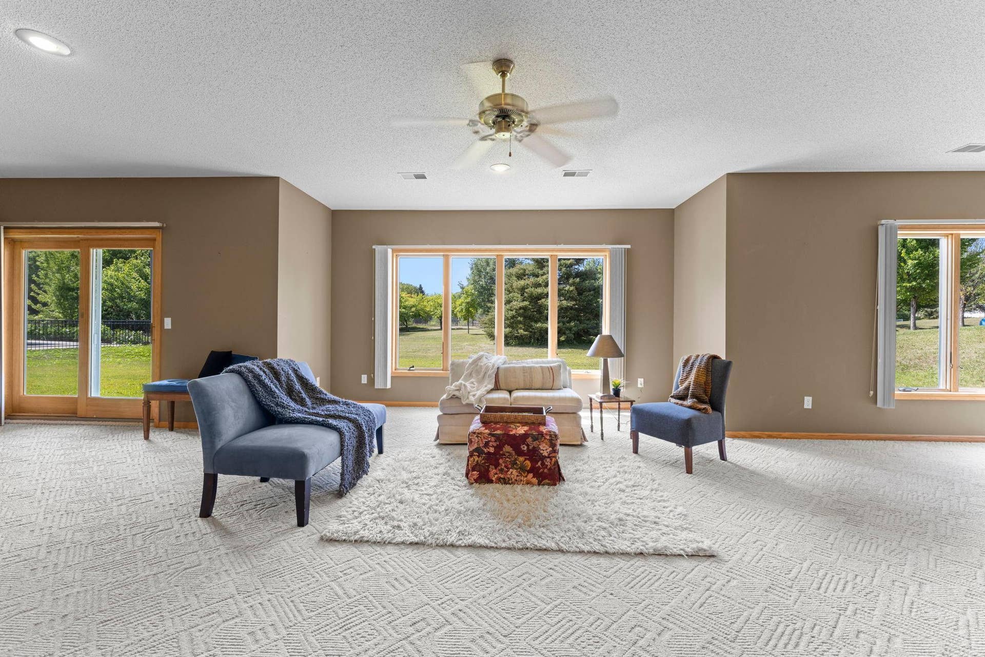 3685 Commonwealth Road, Woodbury, MN 55125