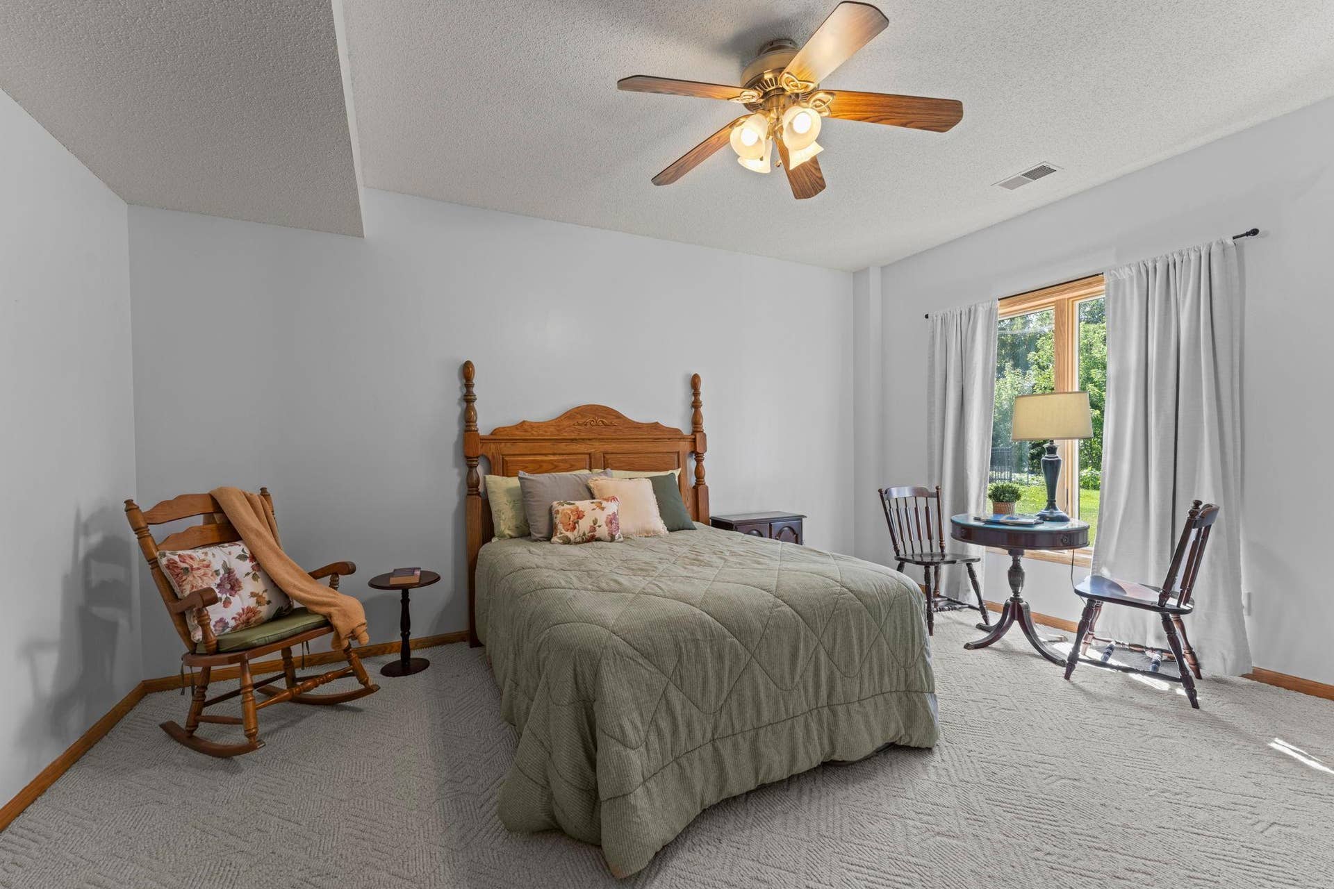 3685 Commonwealth Road, Woodbury, MN 55125