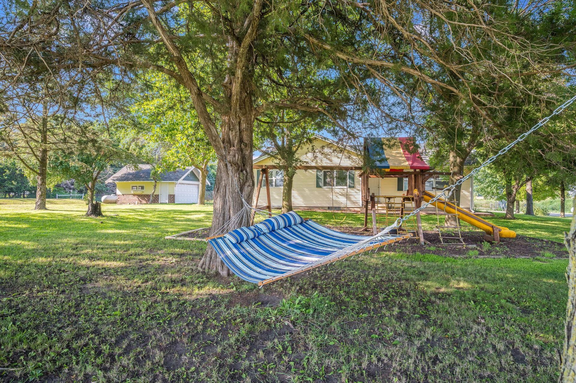 30452 390th Street, Le Sueur, MN 56058 30452 390th St Le Sueur MN-03.jpg