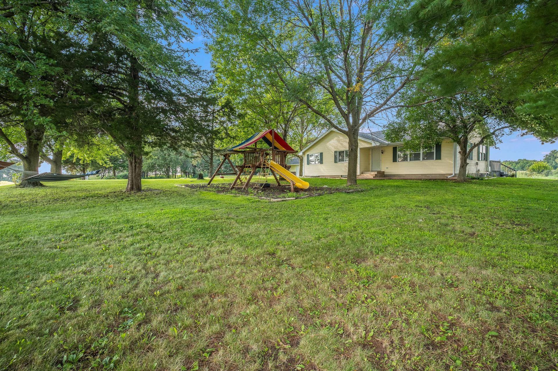 30452 390th Street, Le Sueur, MN 56058 30452 390th St Le Sueur MN-02.jpg
