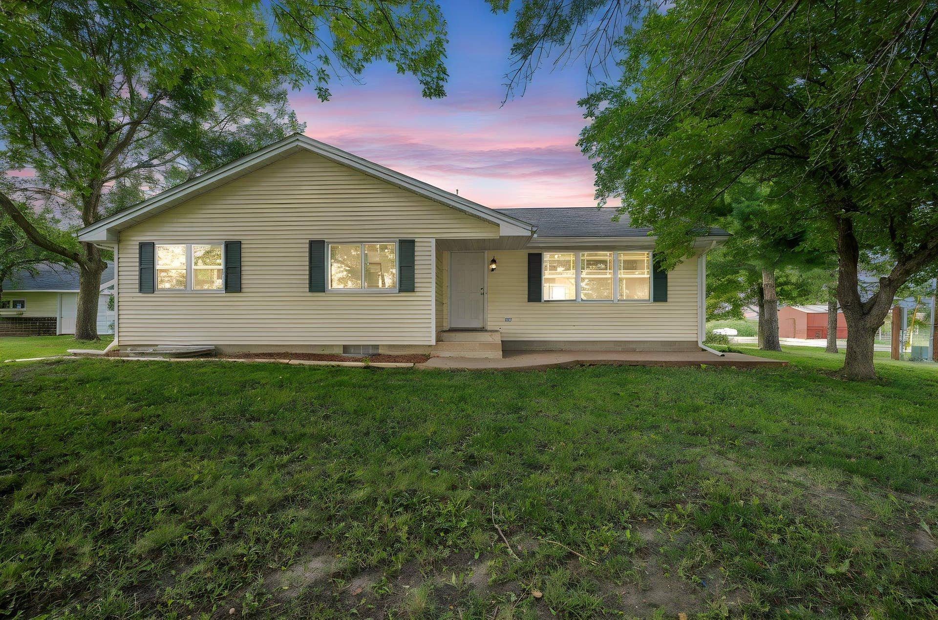 30452 390th Street, Le Sueur, MN 56058 30452 390th St Le Sueur MN-01 day to dusk.jpeg