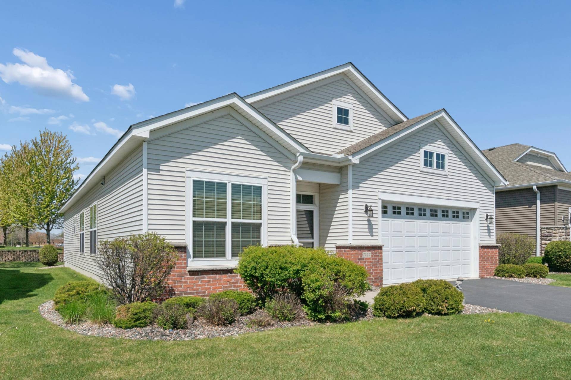7417 Shadyview Lane N, Maple Grove, MN 55311 Welcome to 7417 Shadyview Lane N, Maple Grove in highly sought after 55+ active community at The Four Seasons at Rush Creek.