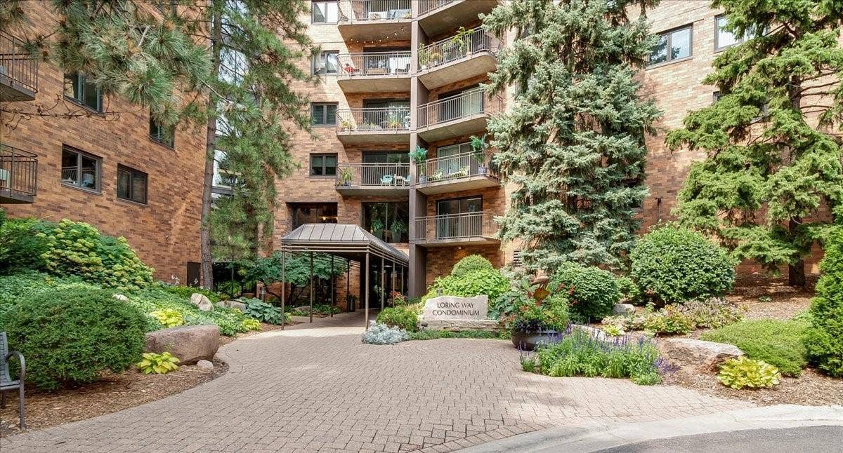 210 W Grant Street, #506, 45, Minneapolis, MN 55403 01-Loring Condos-18.jpg