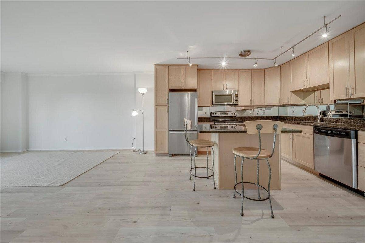 210 W Grant Street, #506, 45, Minneapolis, MN 55403 06-Loring Condos-21.jpg