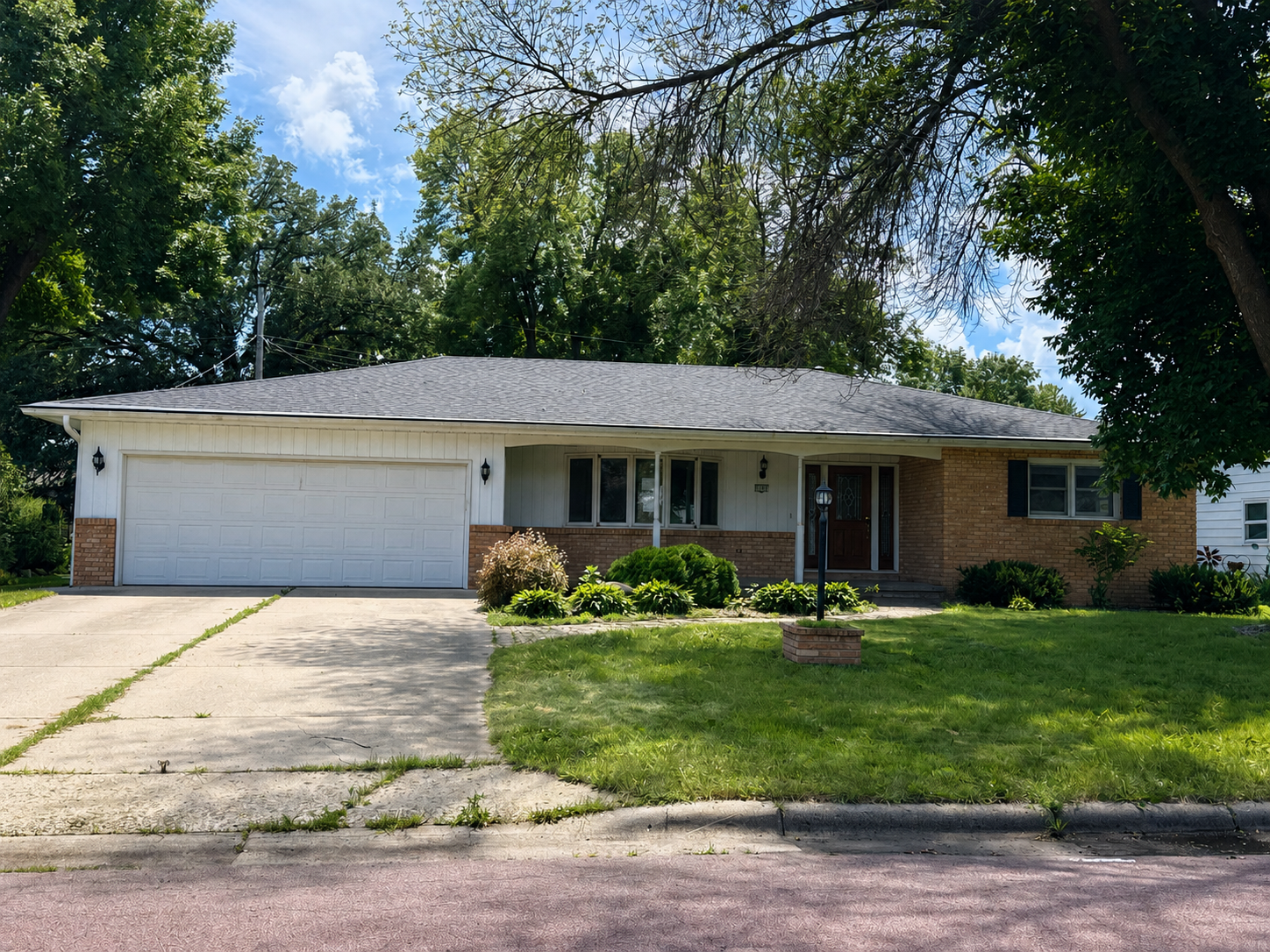 1709 Sunray Avenue, Mankato, MN 56001 Front 2.png