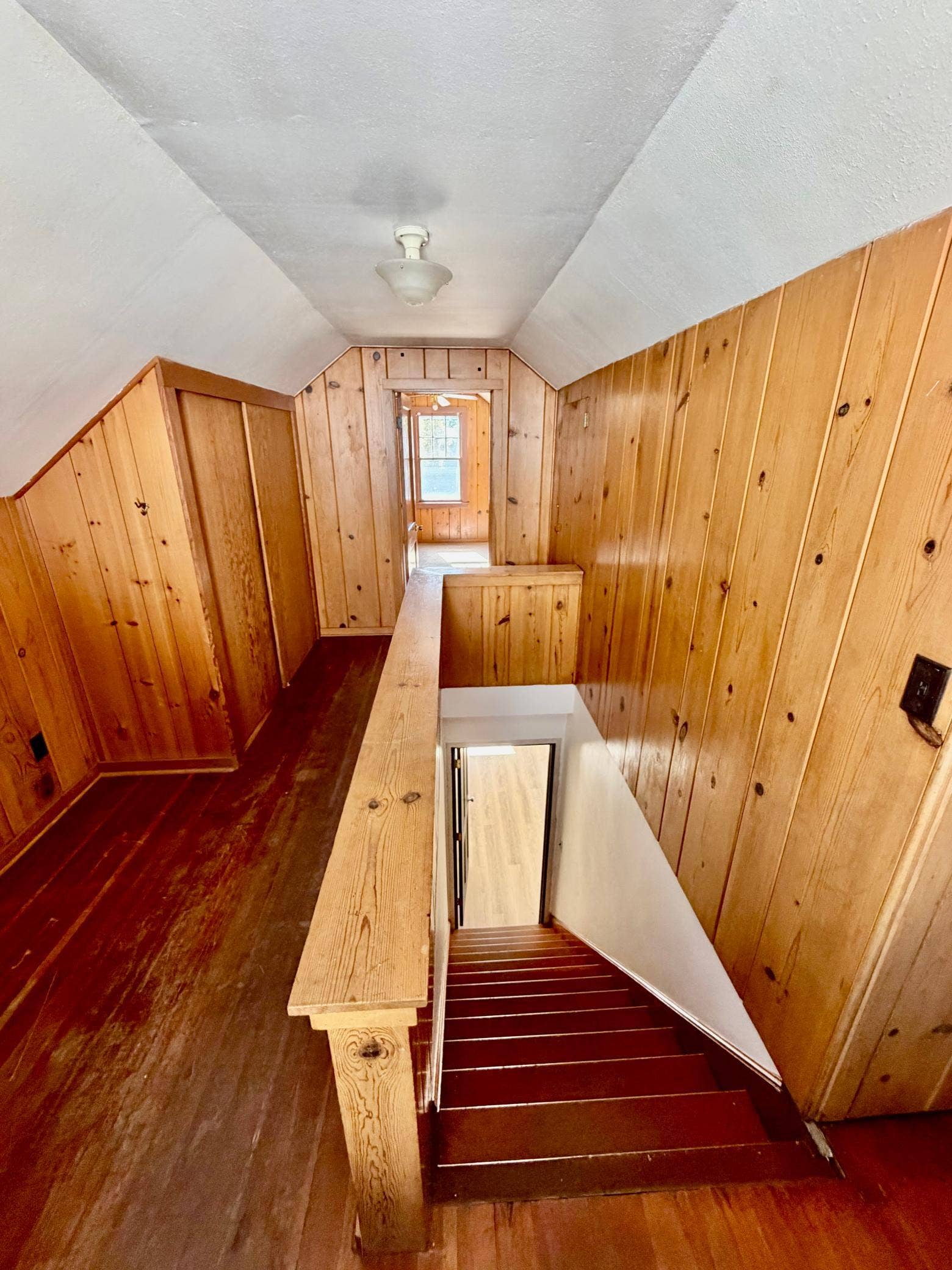 602 12th Street N, Benson, MN 56215 upstairs hallway