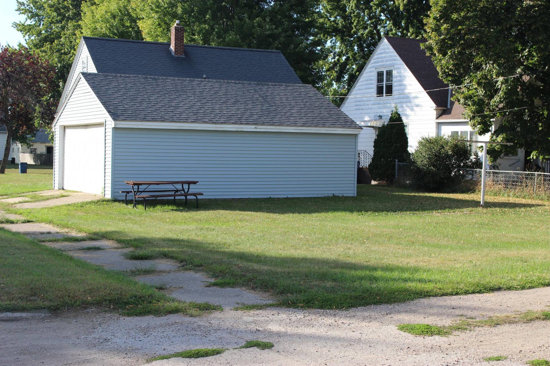 602 12th Street N, Benson, MN 56215 Backyard corner lot