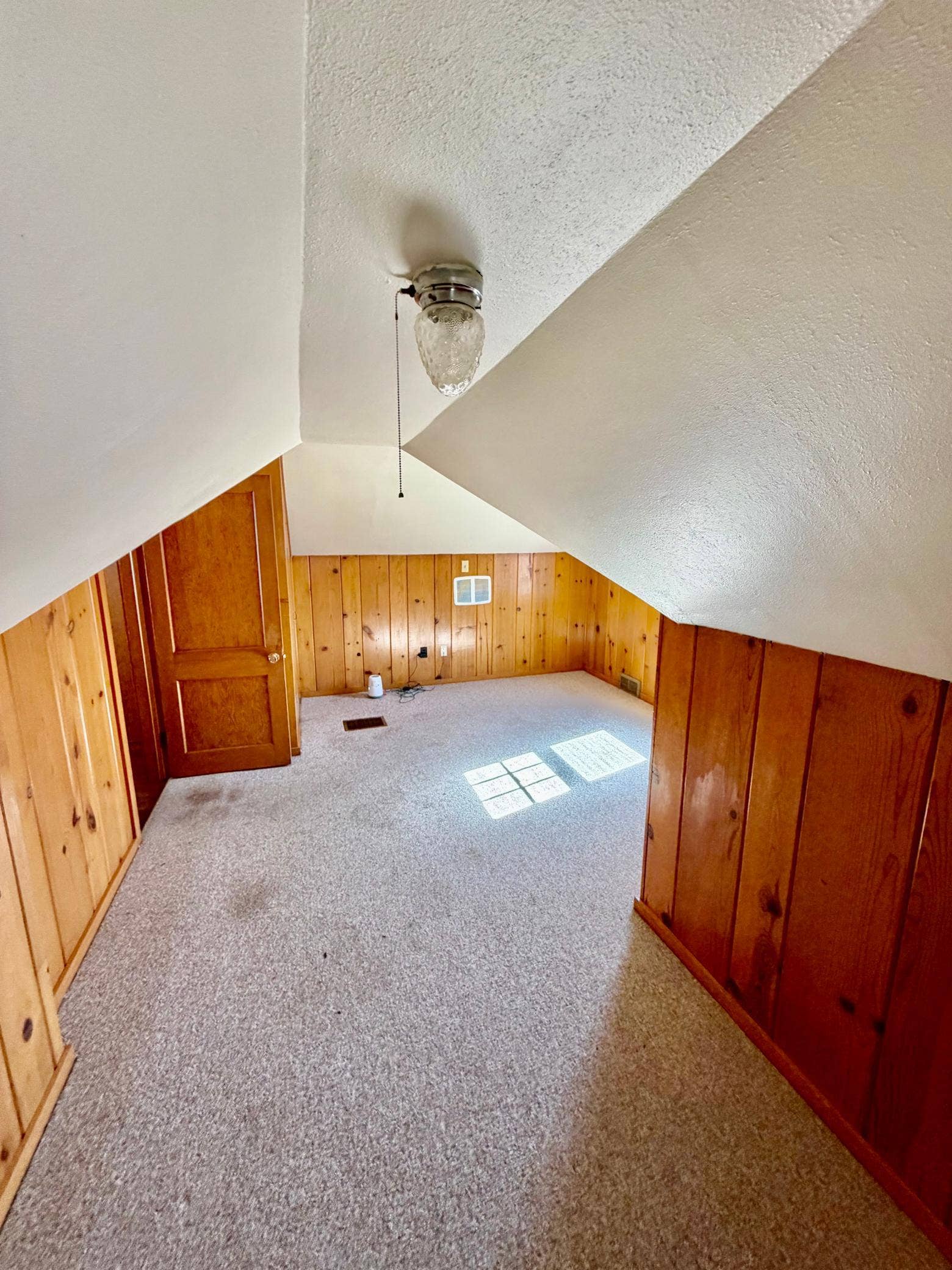 602 12th Street N, Benson, MN 56215 upper bedroom