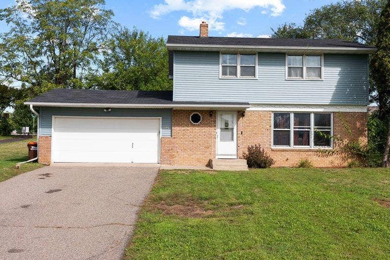 395 Kingston Avenue, Maplewood, MN 55117 002_dsc03150_34.jpg